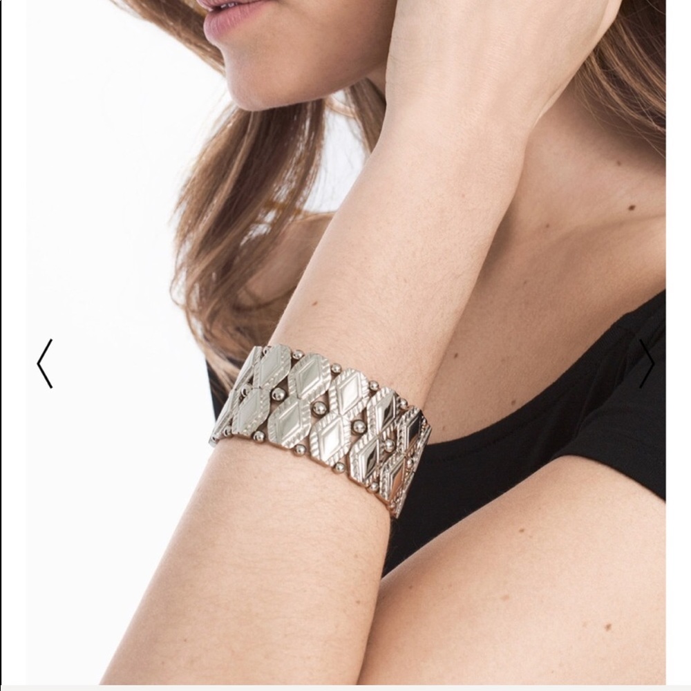 ✅ White House Black Market Bracelet